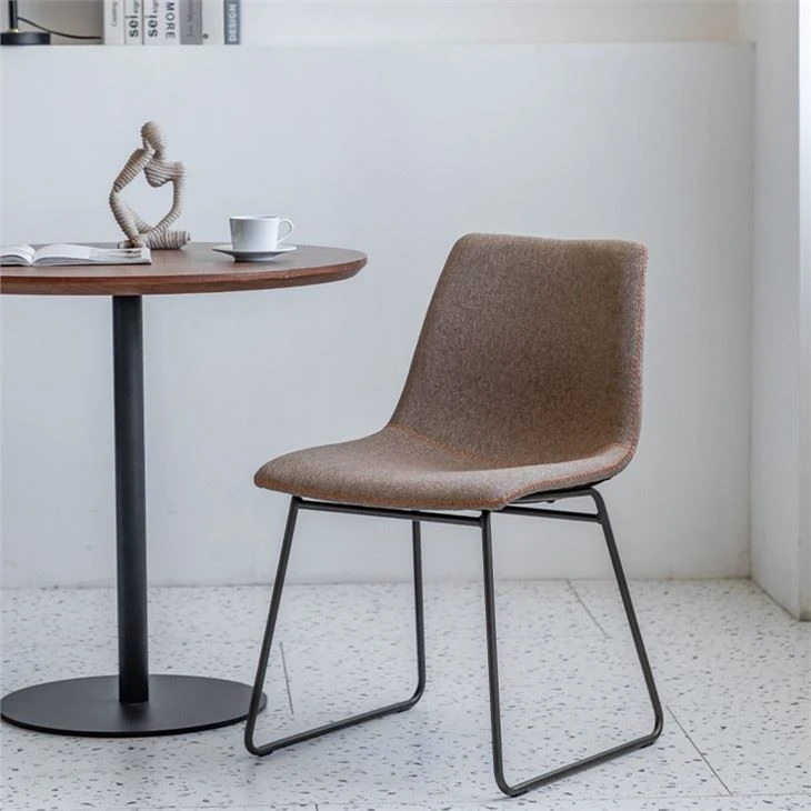 Mid-Seklu Moderna Dining President Bil-Bażi tal-Metall Iswed
